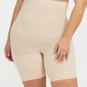 NWOT SPANX  Higher Power Short - S